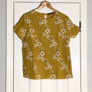 Mustard colored blouse 💛 NEW